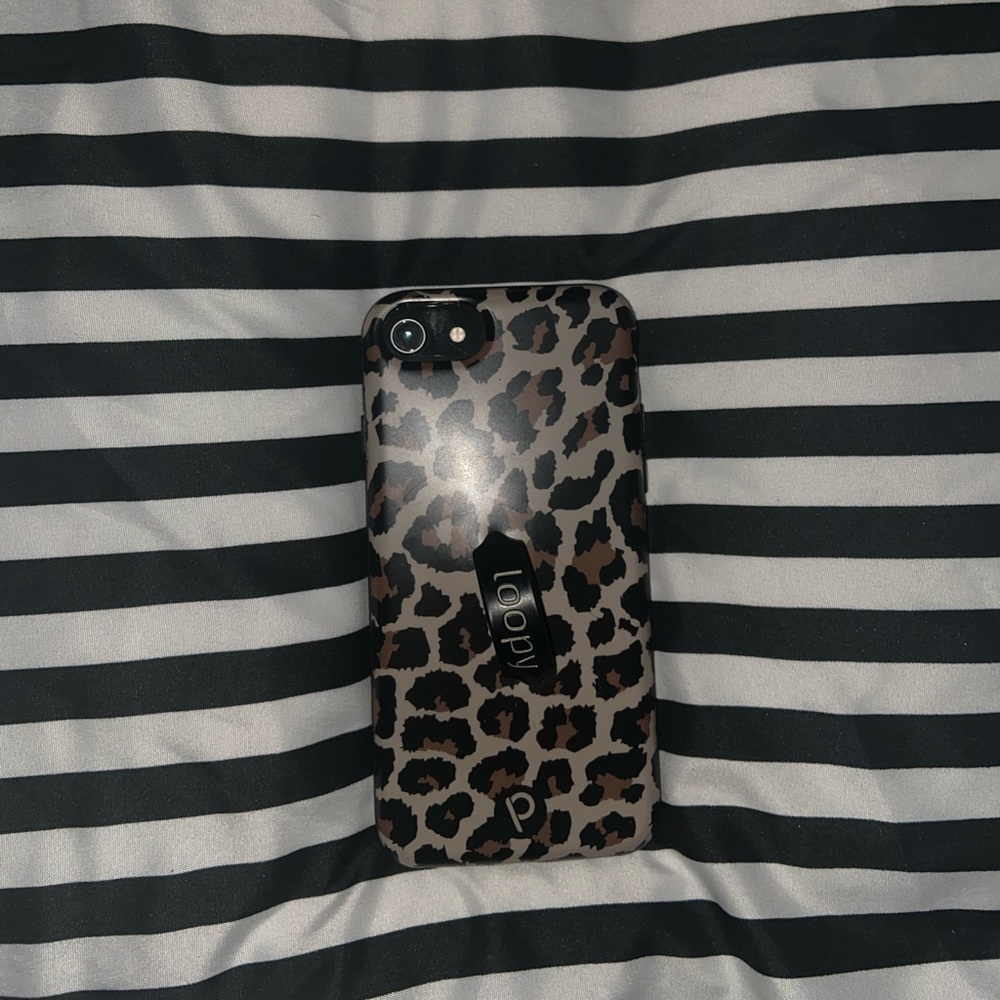 Leopard Loopy case for iPhone 8 (NOT a plus case)